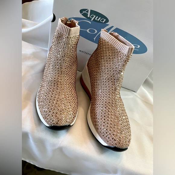 NWT AQUA COLLEGE KANDICE Waterproof Blush Bootie’s / Sneakers 7.5m ‼️Host Pick‼️ - Picture 1 of 9